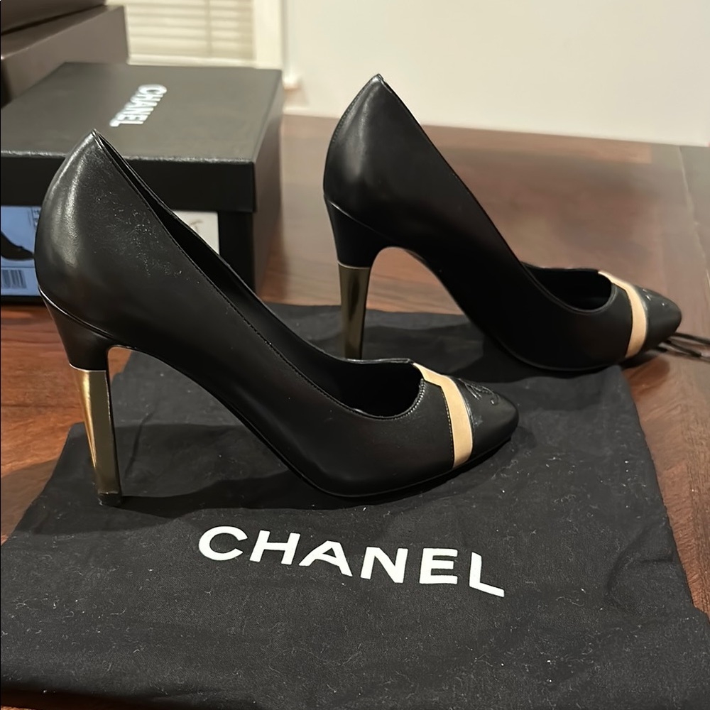 Authentic Chanel Black and Cream Women's High Heels - Picture 7 of 15
